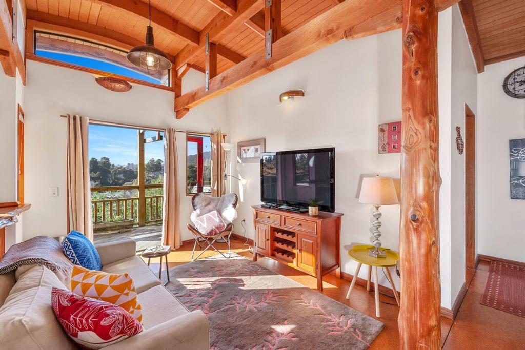 Treetop Hideaway - Holiday home